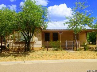 406 S Giraud, Cotulla, TX 78014