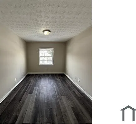 218 Middletown Sq — Photo 6