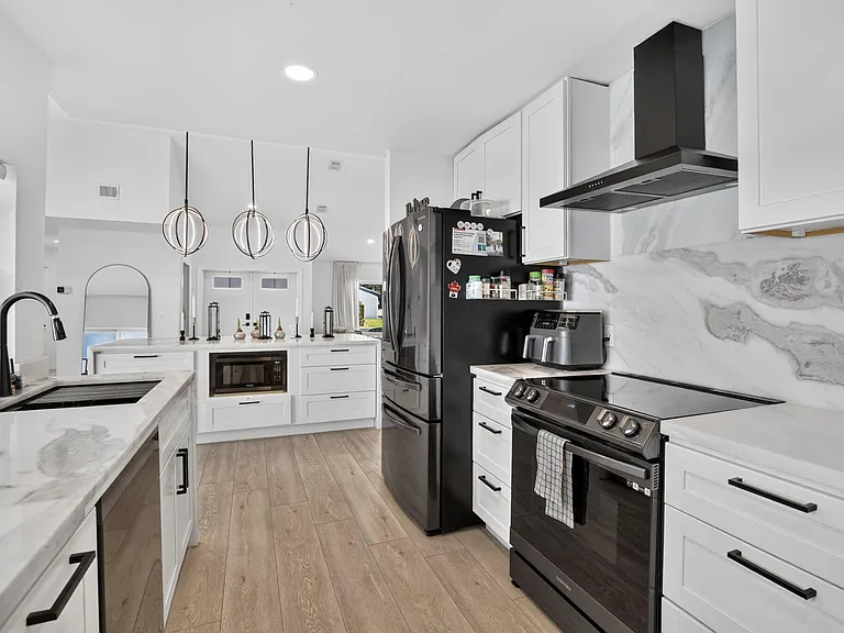 16709 SW 5th Ct — Photo 18
