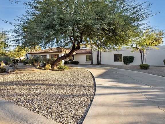 3rd image of 5363 E Sahuaro Dr