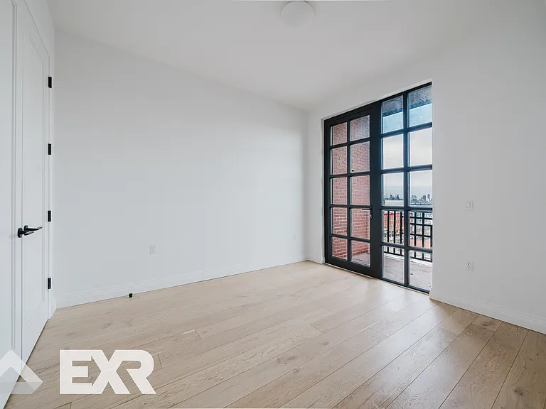 875 4th Ave #423 — Photo 8