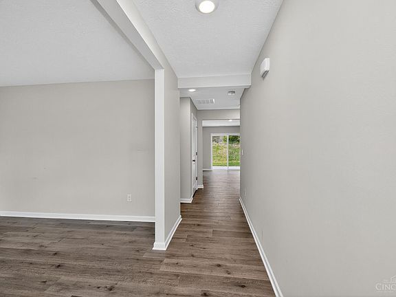 4th image of 103 River Heights Dr