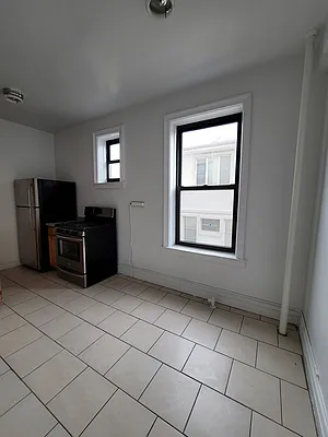 Rented by R New York | media 6