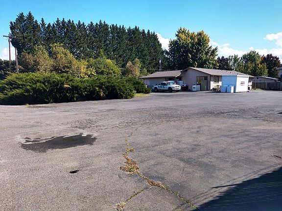 5th image of 2641 Scenic Ave