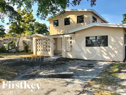3427 NW 37th St Photo 1