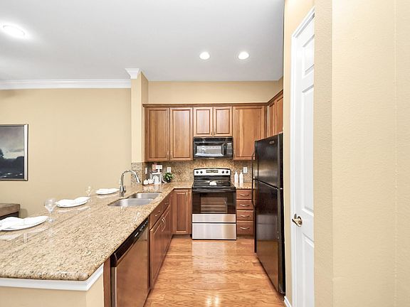 3rd image of 2400 McCue Rd APT 118