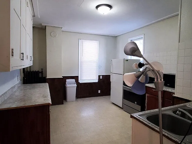 1169 Reaney Ave — Photo 10