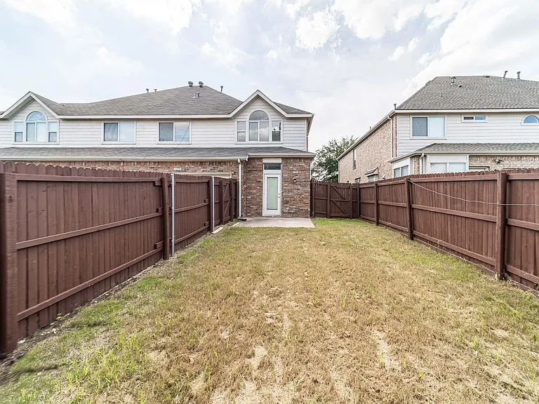 6870 Winston Dr — Photo 43
