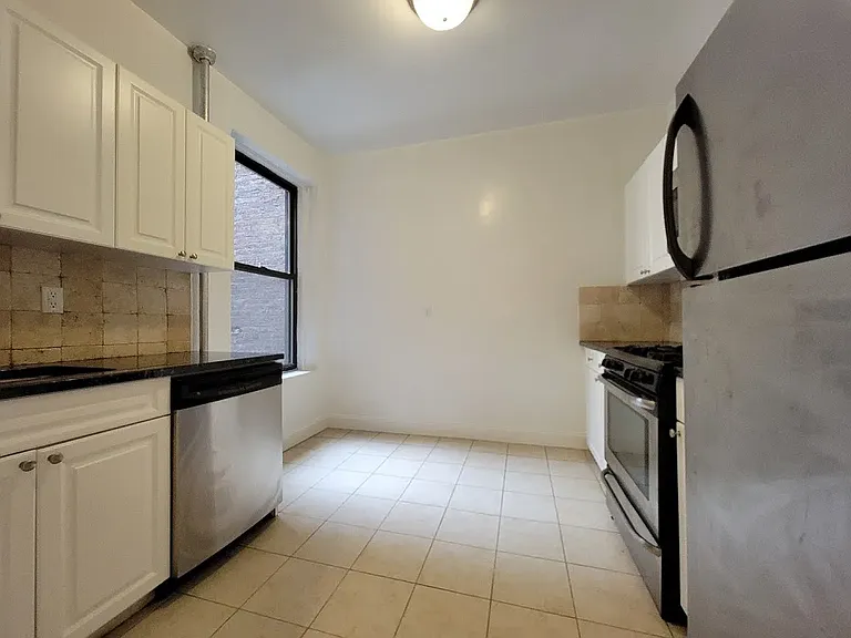 251 W 81st St #5Q — Photo 5
