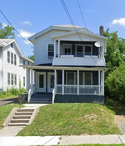 871 Mercer St Photo 1