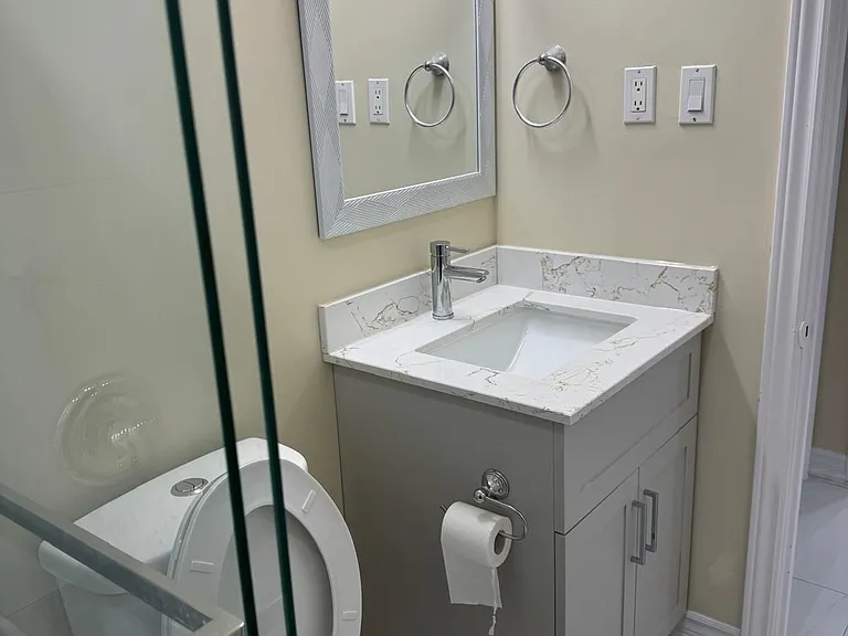 28 Alexandria Cres — Photo 16