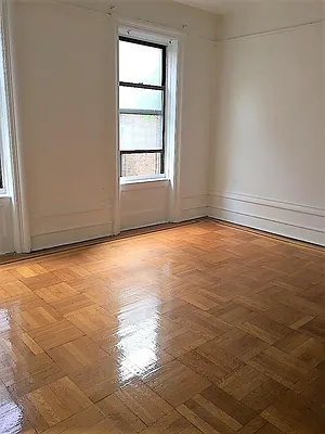 Rented by Dynamik Realty | media 8