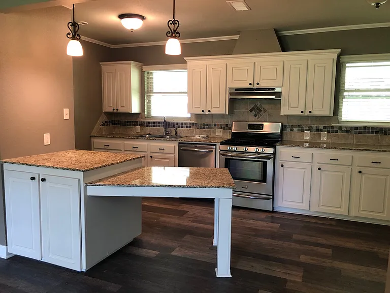 368 Oak St — Photo 10
