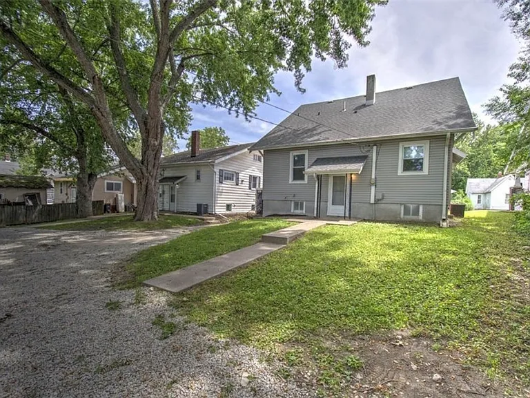 1613 N Monroe St — Photo 9