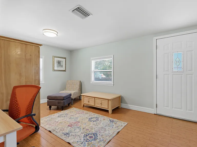 587 Dixie Hwy — Photo 7