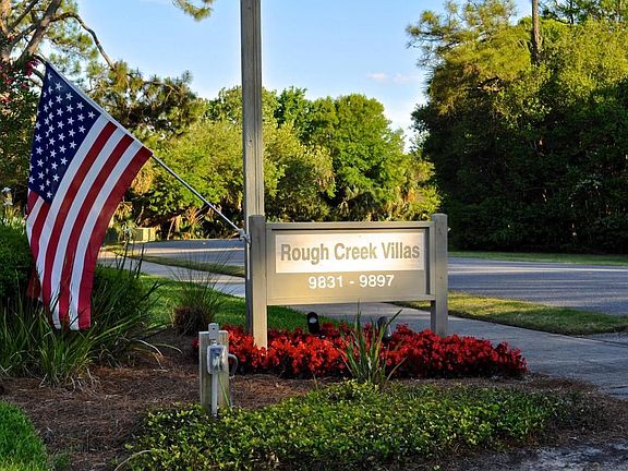 Rough Creek entry sign