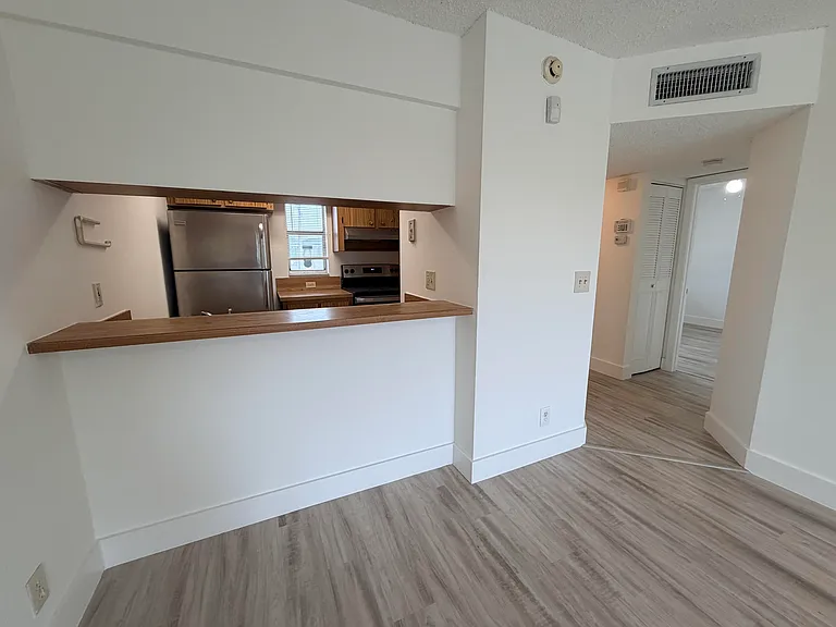 918 Twin Lakes Dr #8-M — Photo 20