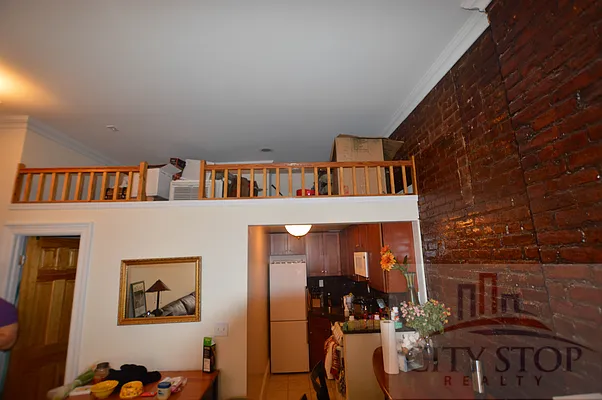 Rented by City Stop Realty | media 18