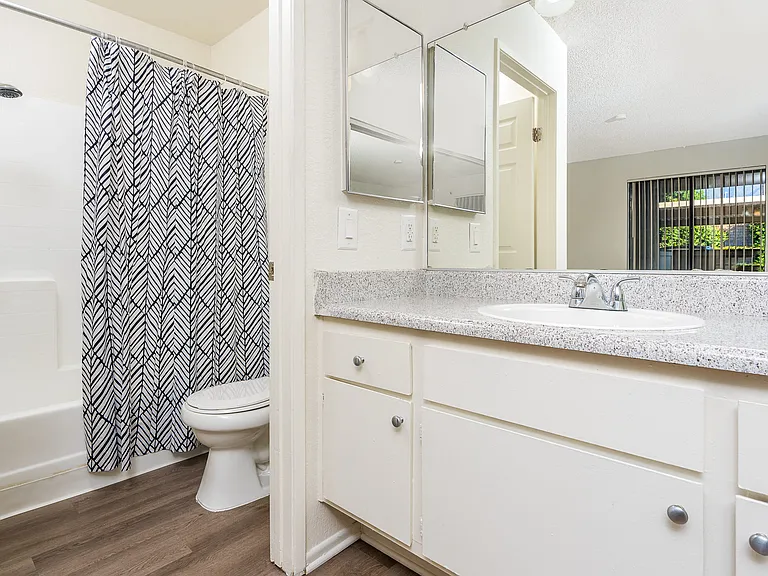 Woodbend Apartments — Photo 39