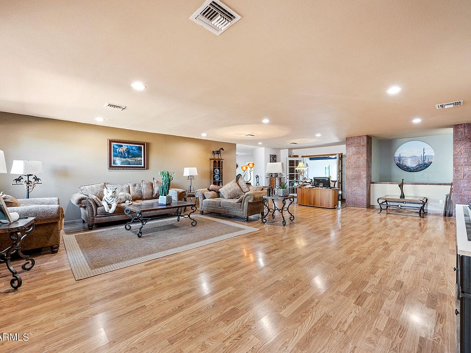 1st image of 203 E VENADO Drive
