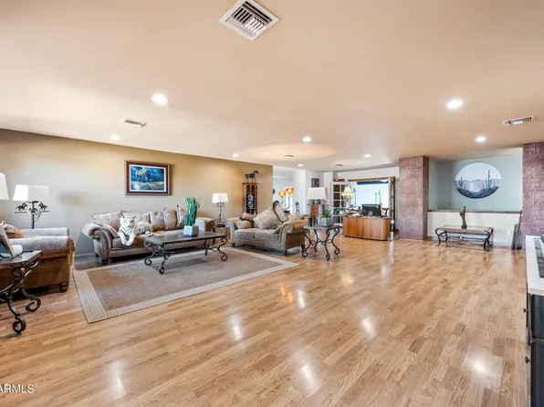 203 E VENADO Drive, New River, AZ 85087