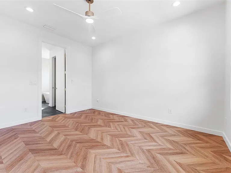 102 W Adalee St #4 — Photo 17