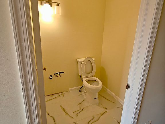 3rd image of 193 Winslow Ave APT B