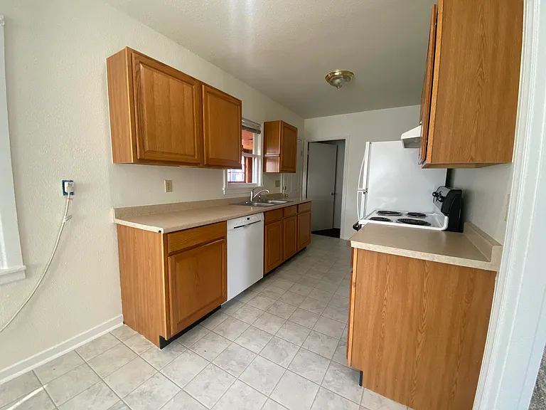 735 Kittitas St — Photo 5