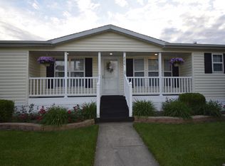880 Cayuga Trl, Marengo, IL 60152