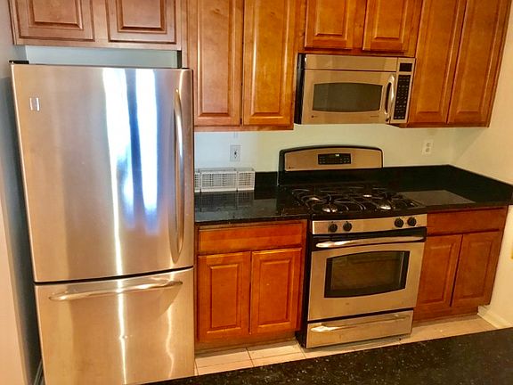 5th image of 4870 Eisenhower Ave Unit 403