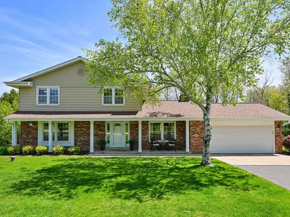 3040 South Rolling DRIVE, New Berlin, WI 53146