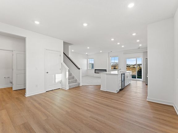 5th image of 10523 Harbor Ln N
