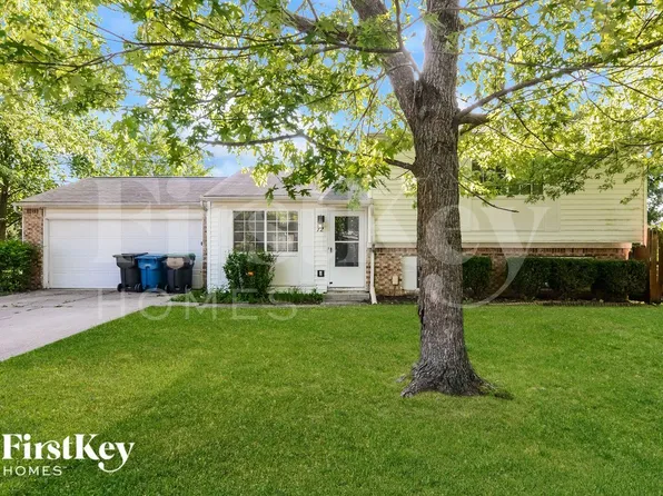 12 Country Wood Ln, Whiteland, IN 46184