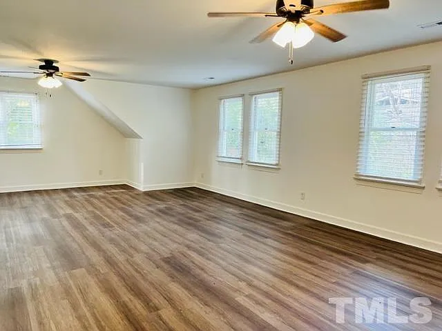 2112 N Hills Dr — Photo 25