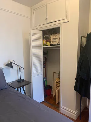 Rented by M.Grossman R.E. Management | media 9