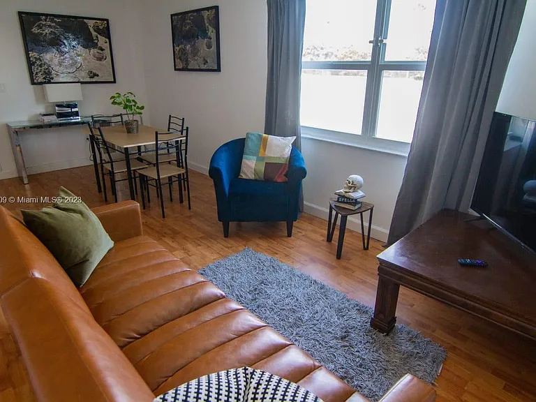 753 Michigan Ave #3D — Photo 1