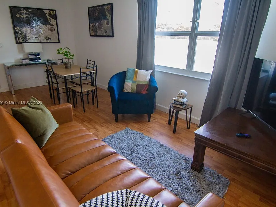 753 Michigan Ave #3D