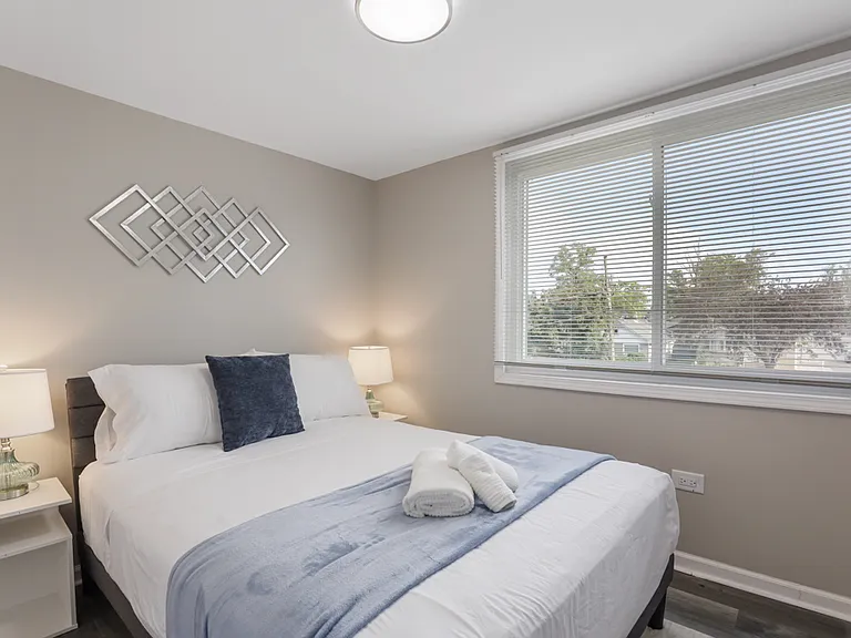 10308 W Lyndale Ave — Photo 22