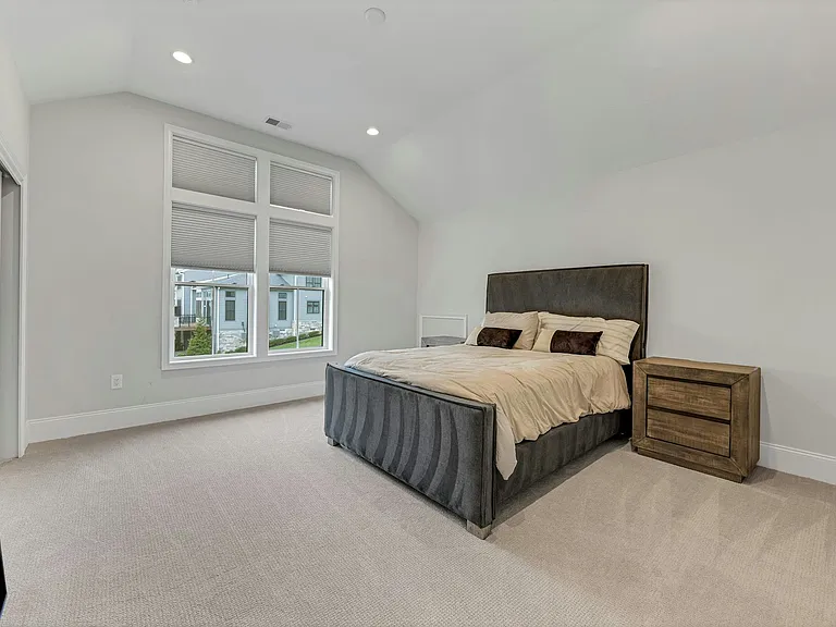 63 Samuel Way — Photo 18