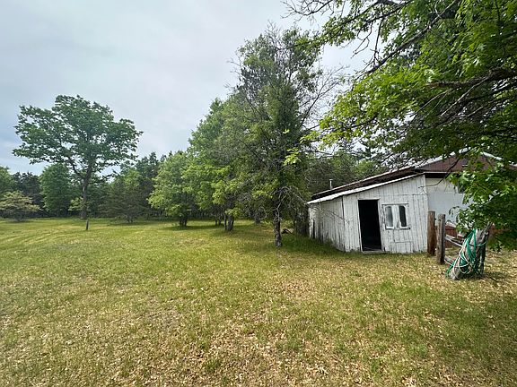 4th image of 323 Goline Rd
