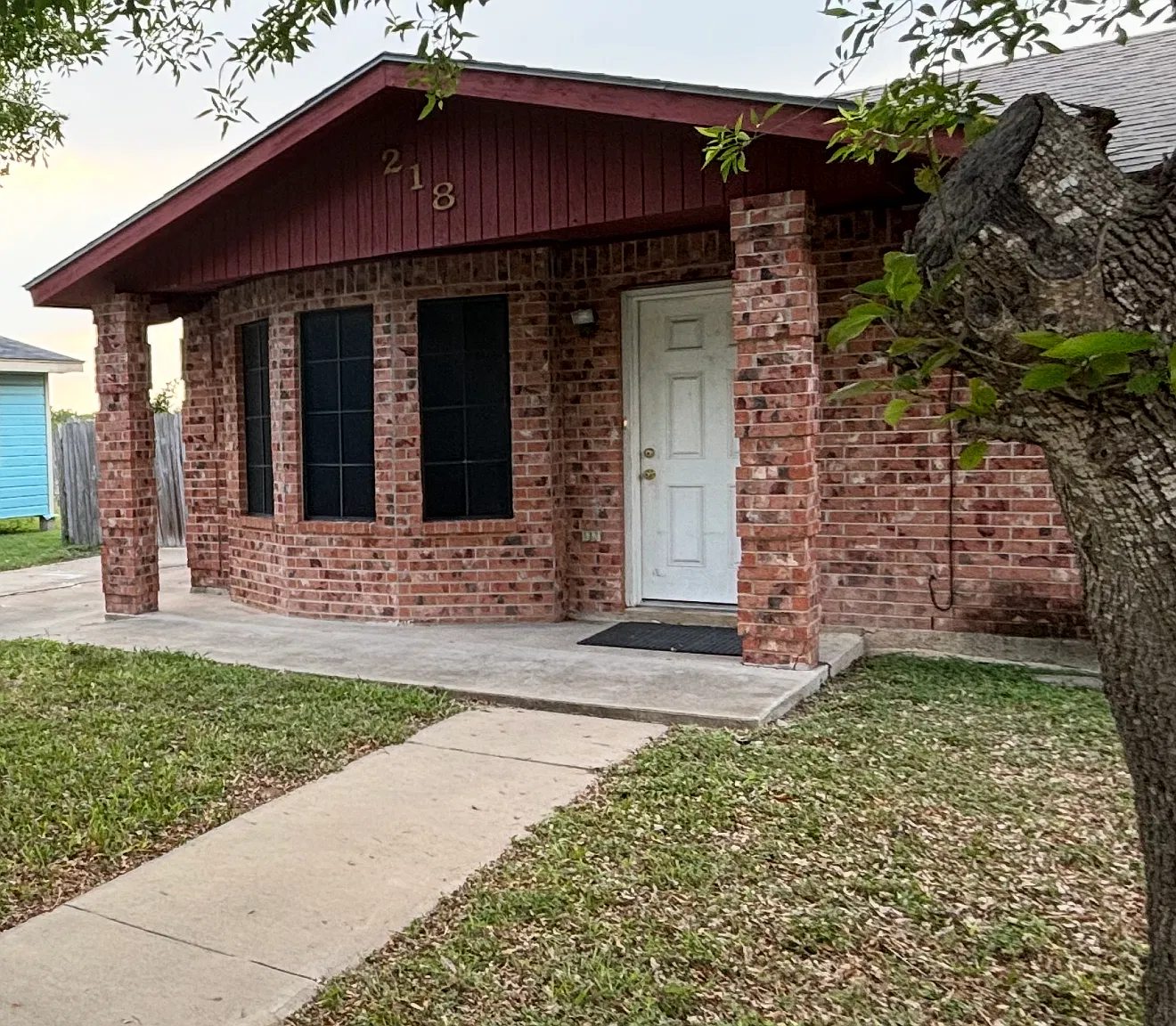 3 bed, 1404 sqft, $1,895 — Photo 1