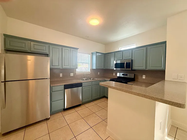 6916 Meador Ave — Photo 4