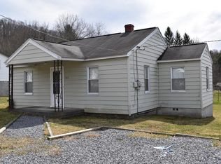302 Camp Rd, Daniels, WV 25832