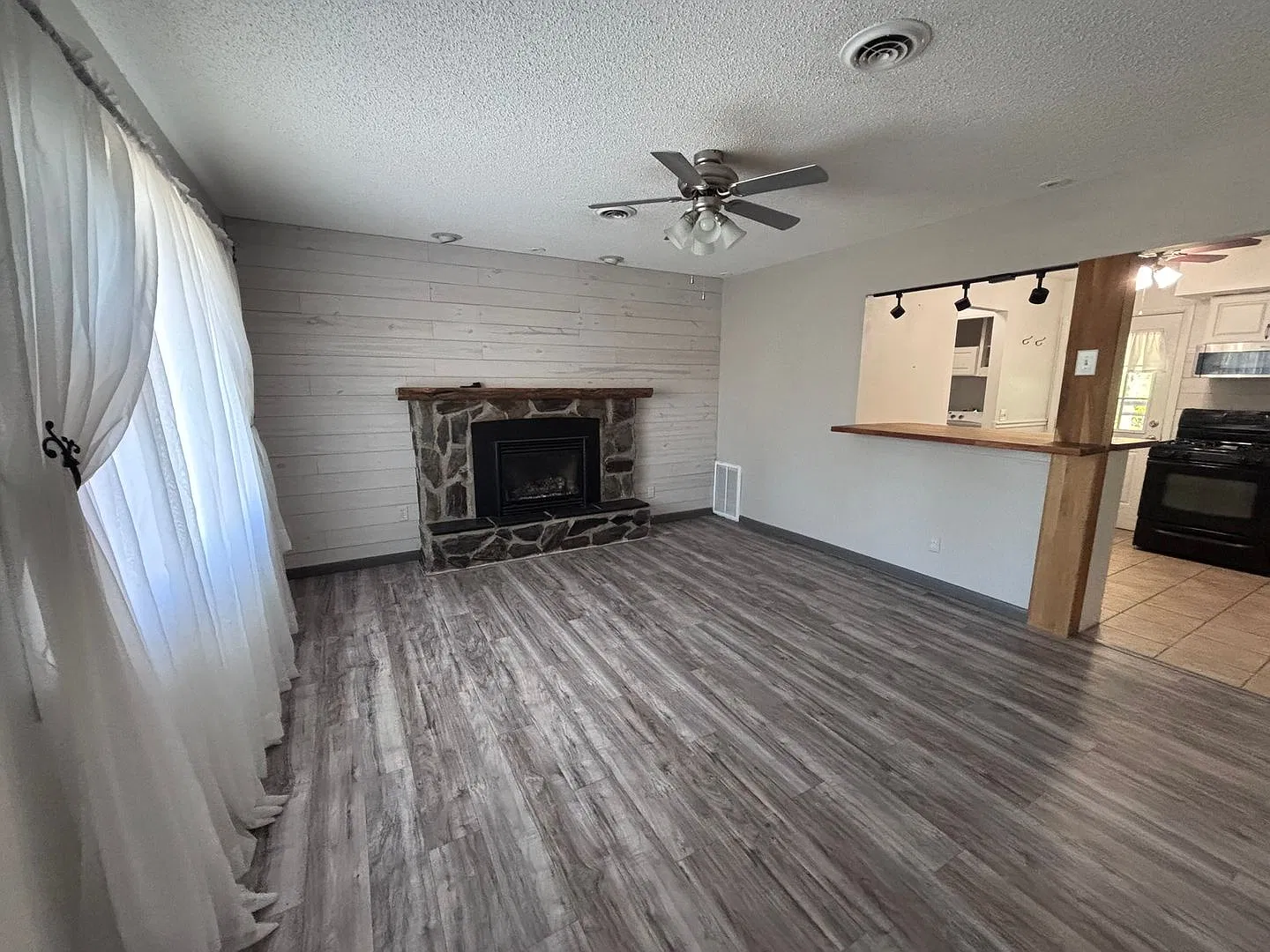 3 Bed | 1 Bath | Single-Level Home | Garage | South — Photo 3