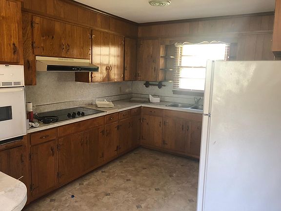 3rd image of 415 Hillwood Dr