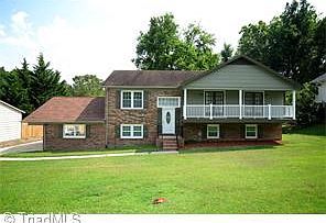 1st image of 810 Chatfield Dr