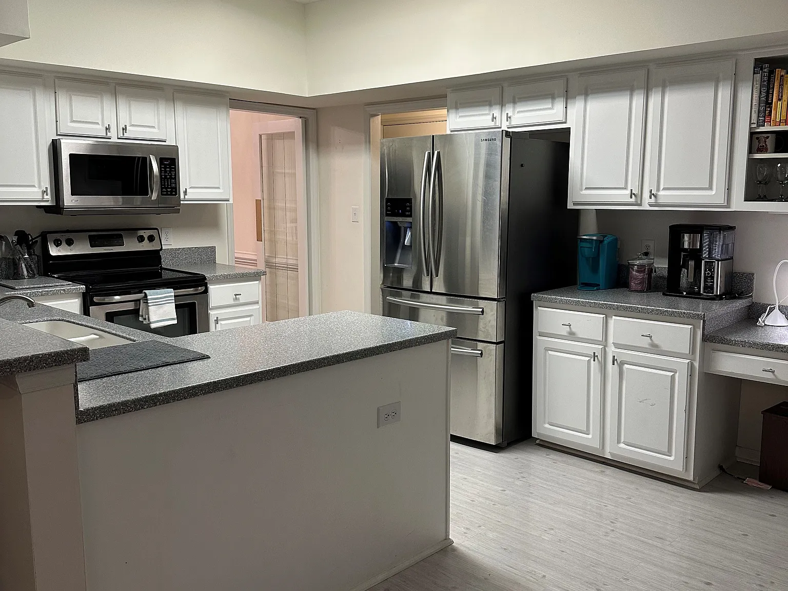 100 Hebride Ct — Photo 3