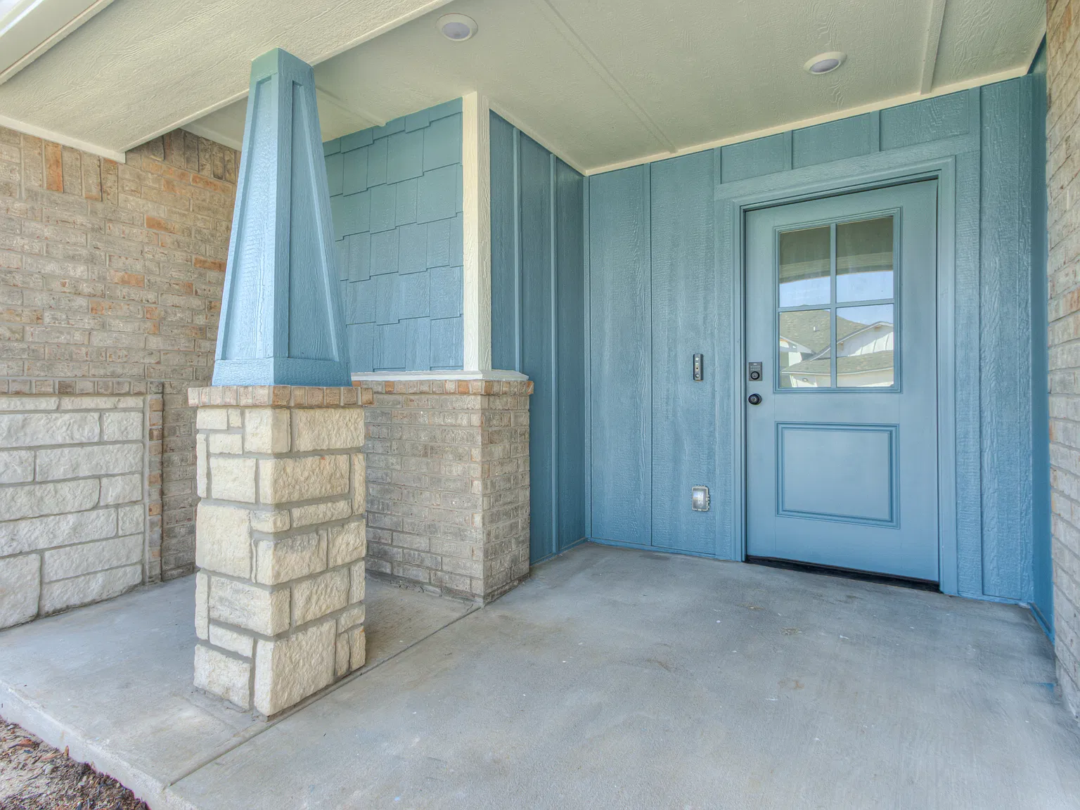 3 bed, 1556 sqft, $2,100 — Photo 4