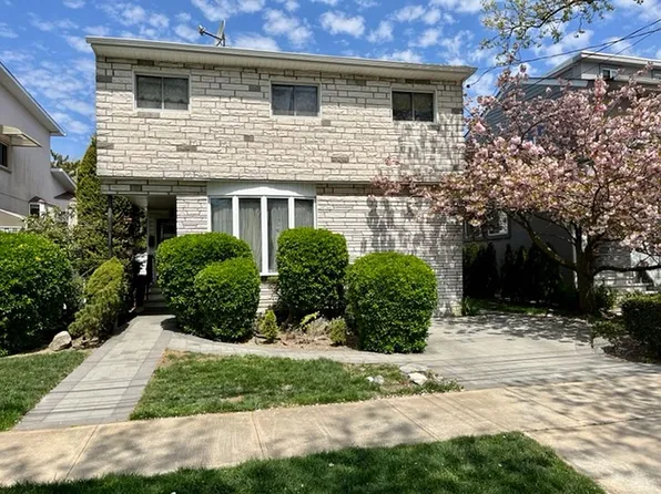 276 Whitman Dr, Brooklyn, NY 11234