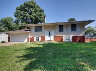 3701 Meadow Dr, Quincy, IL 62305